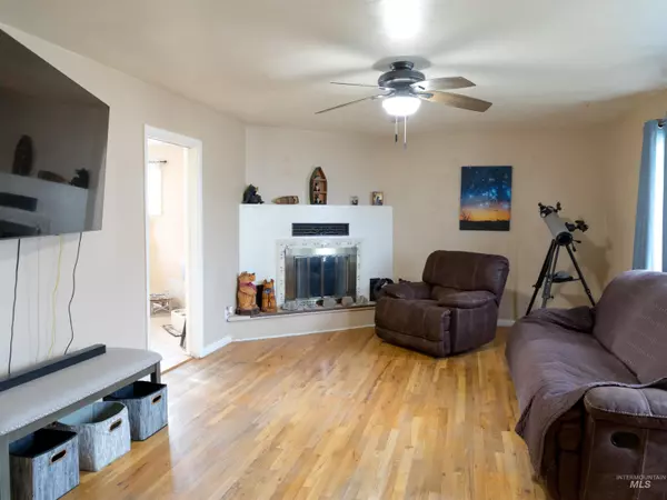 Nyssa, OR 97913,518 N 3rd St