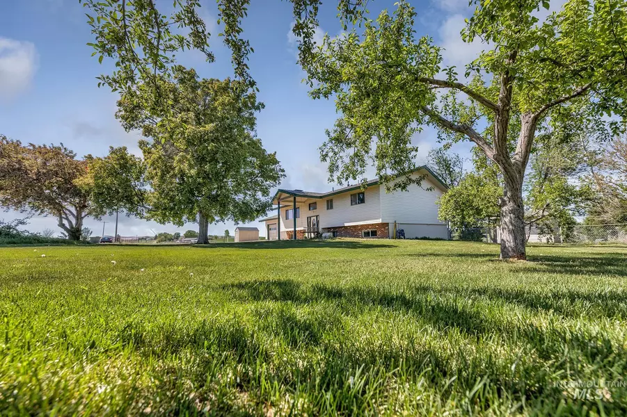 650 Ontario Heights Rd, Ontario, OR 97914