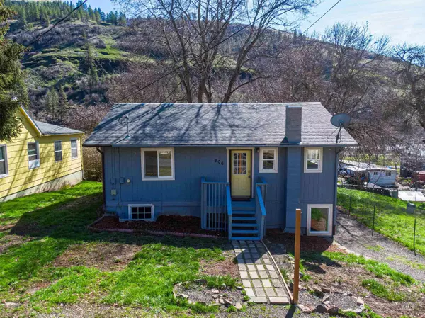 Juliaetta, ID 83535,206 Water Street