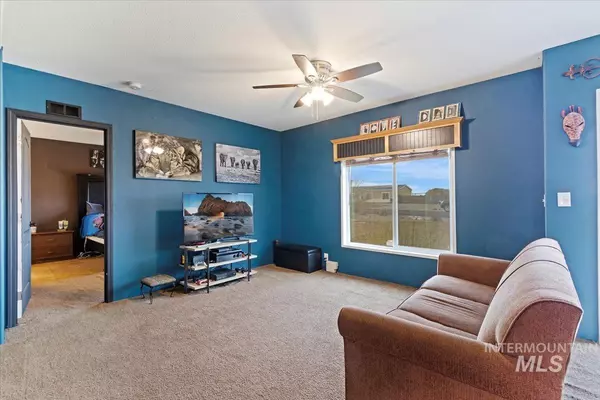 Filer, ID 83328,3834 N 2381 E