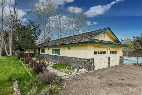 Boise, ID 83714,13153 N Horseshoe Bend Rd