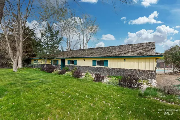 Boise, ID 83714,13153 N Horseshoe Bend Rd