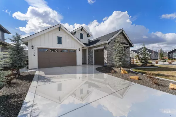 Eagle, ID 83616-4227,7859 W Belay