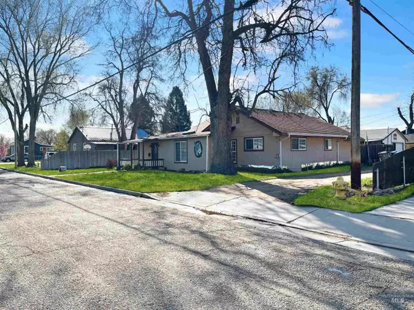Nampa, ID 83686,1015 E Washington Ave