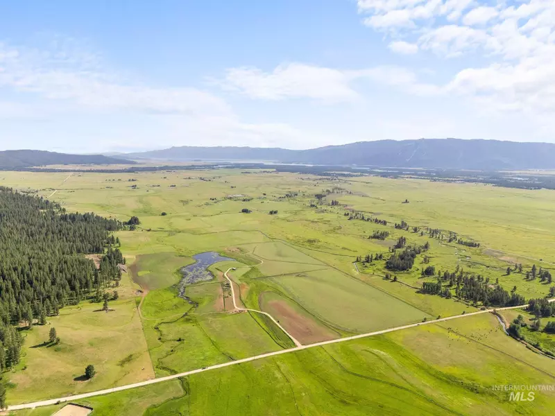 227 Paddy Flat, Mccall, ID 83638