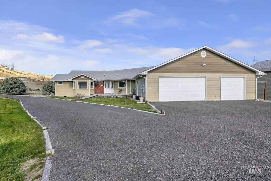 143 Sawyer Dr, Buhl, ID 83316-5042