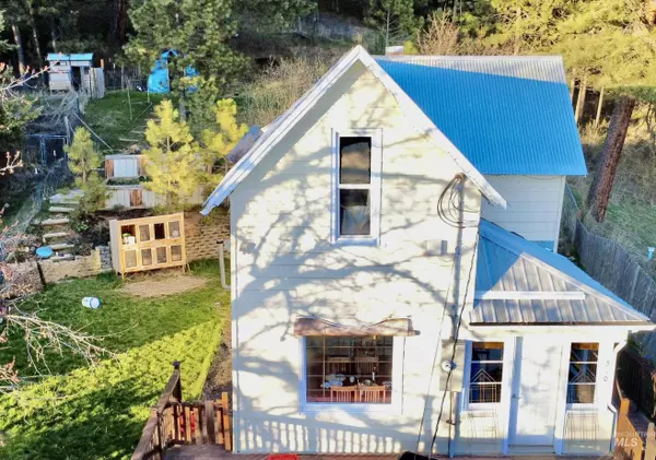 Troy, ID 83871,310 S Pine St