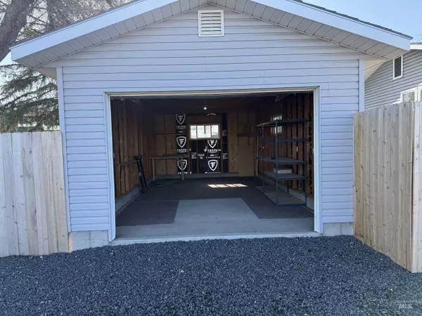Buhl, ID 83316,100 Sunset Circle