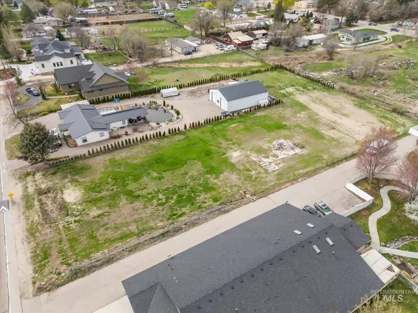 Star, ID 83669,309 S Main St