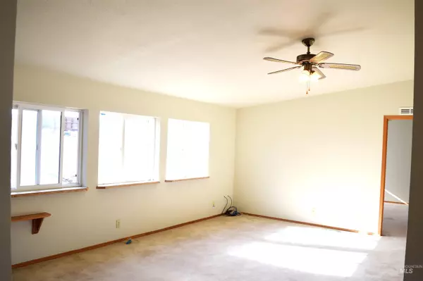 Weiser, ID 83672,1080 Rock Creek Road