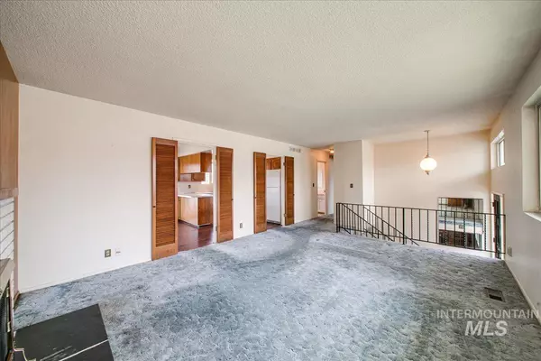 Boise, ID 83709,516 S Bitteroot Dr