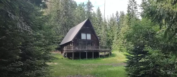 1007 Enchanted Ln., Kendrick, ID 83537-9751