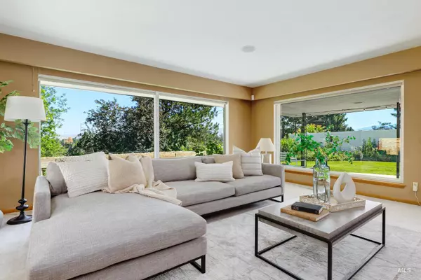 Boise, ID 83709,5802 Randolph Dr