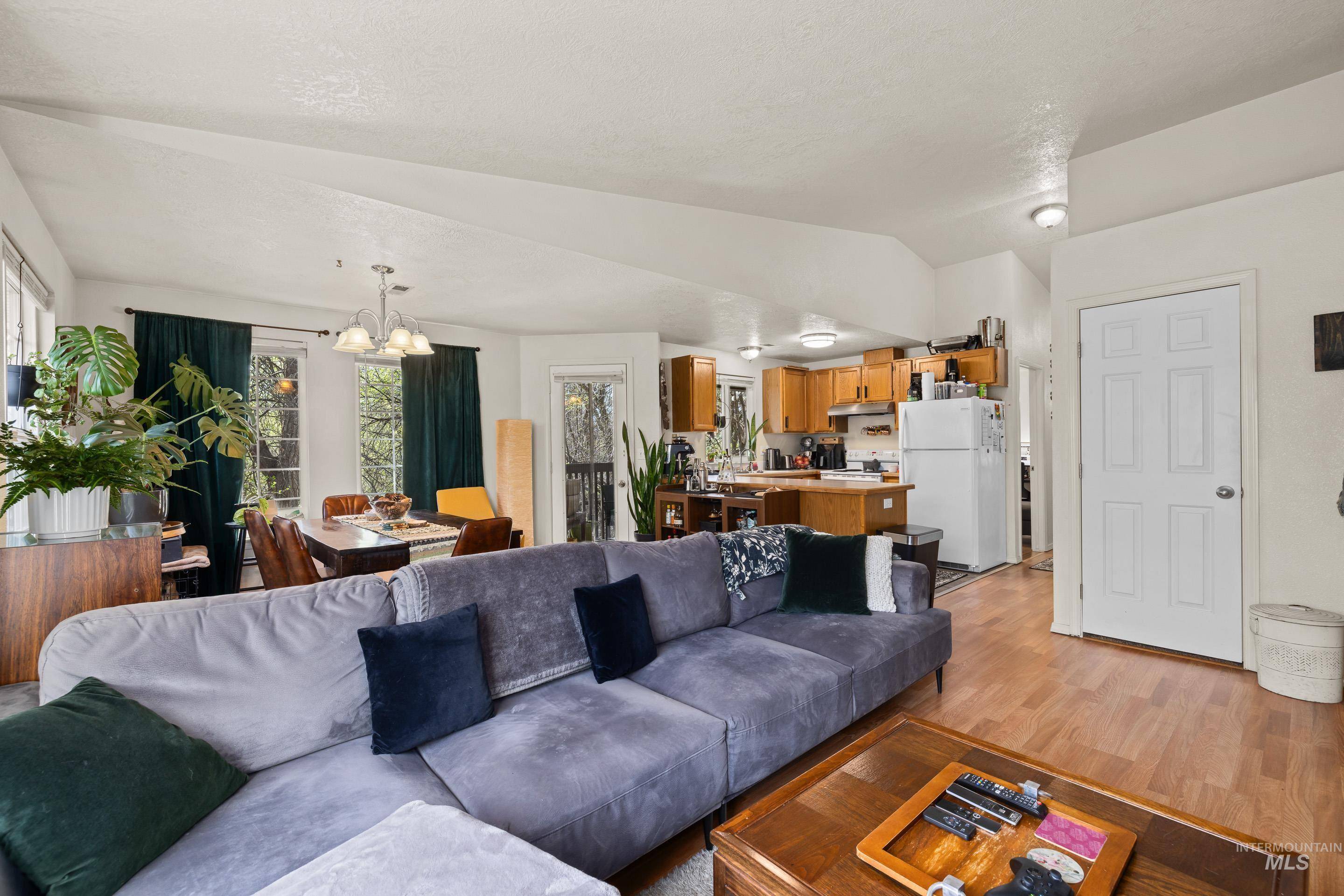 Boise, ID 83705,1885 W Overland Road