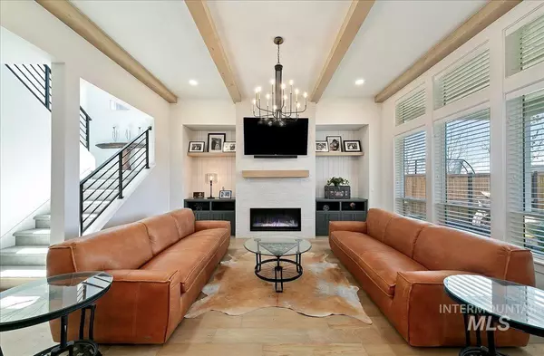 Eagle, ID 83616,365 S Short Ln