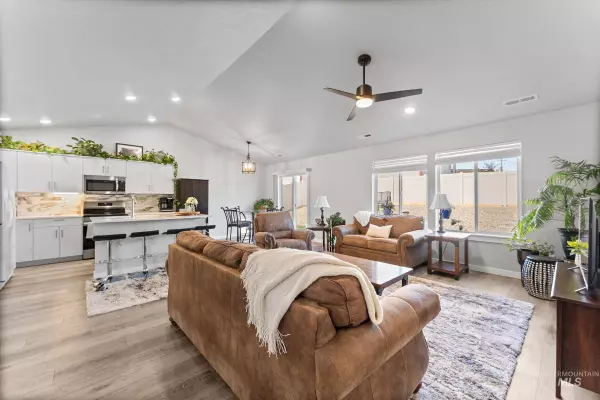 2934 S Alcamo Way, Meridian, ID 83642