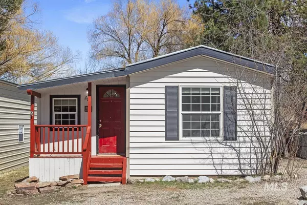 Cascade, ID 83611,204 N Overlook Avenue