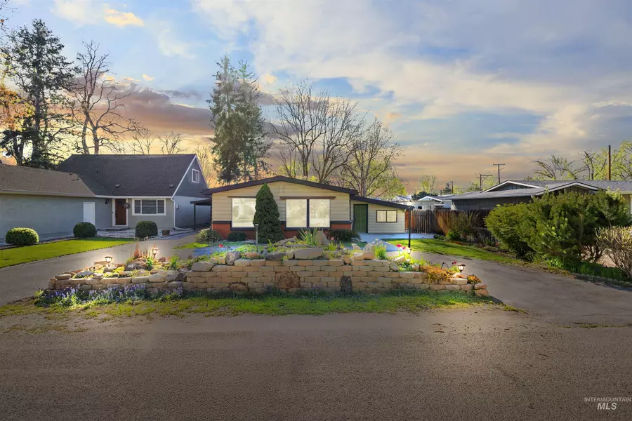 3019 N Woody Dr, Boise, ID 83703-4866