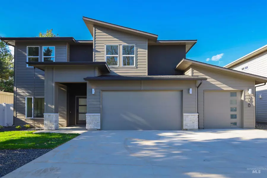 1030 E Fleetwood Ct, Boise, ID 83706