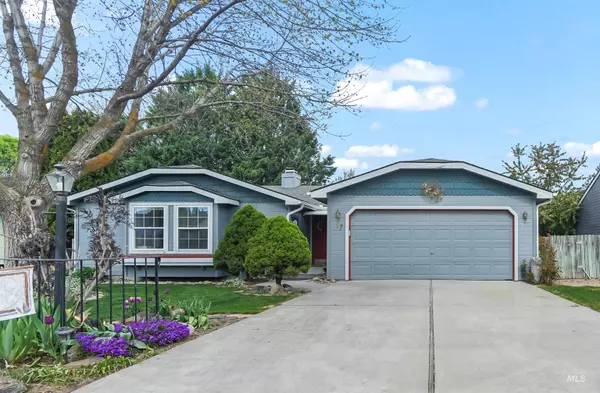 17 S Cobblestone Ct, Nampa, ID 83686