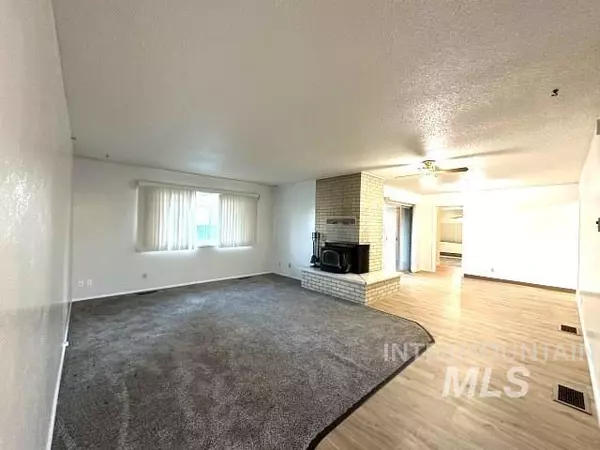 Mountain Home, ID 83647-0000,995 E 15th N