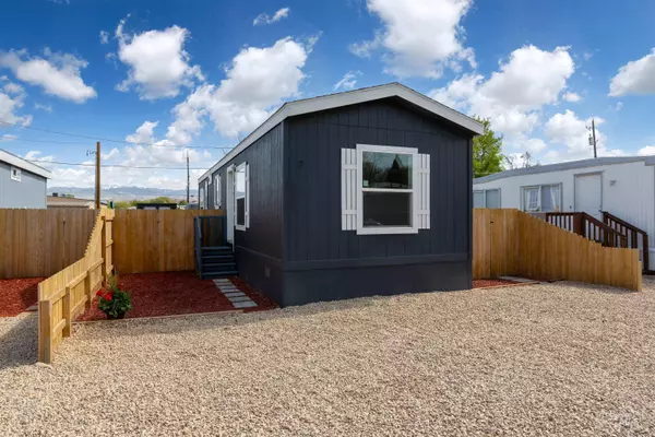 122 W 41st Street,  Garden City,  ID 83714