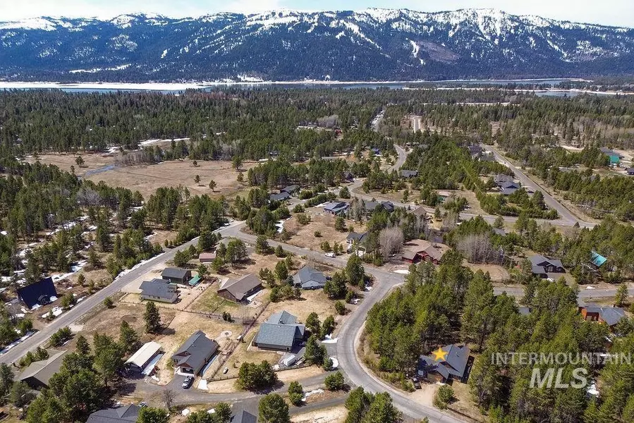 37 White Fir Loop, Donnelly, ID 83615