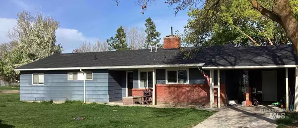 1010 Melrose Dr, Emmett, ID 83617-9558