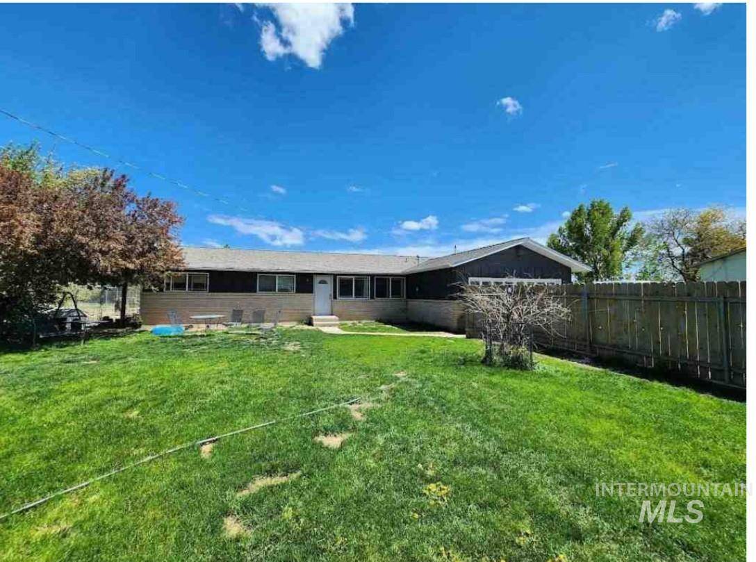 4470 Ne Alexander Way, Mountain Home, ID 83647