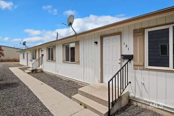 Buhl, ID 83316,121 S 8th