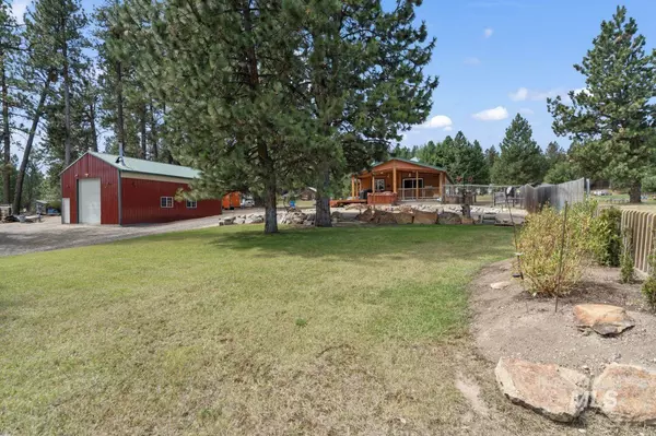 Cascade, ID 83611,737 S Main St