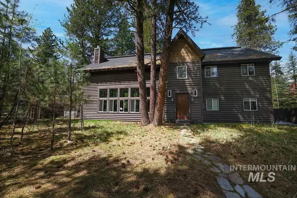 Mccall, ID 83638,925 Conifer St