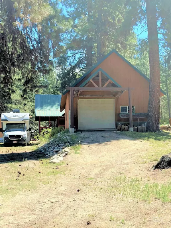 Lowman, ID 83637,7 Willow Drive