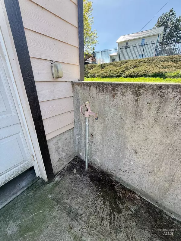 Nezperce, ID 83543,702 3rd Ave