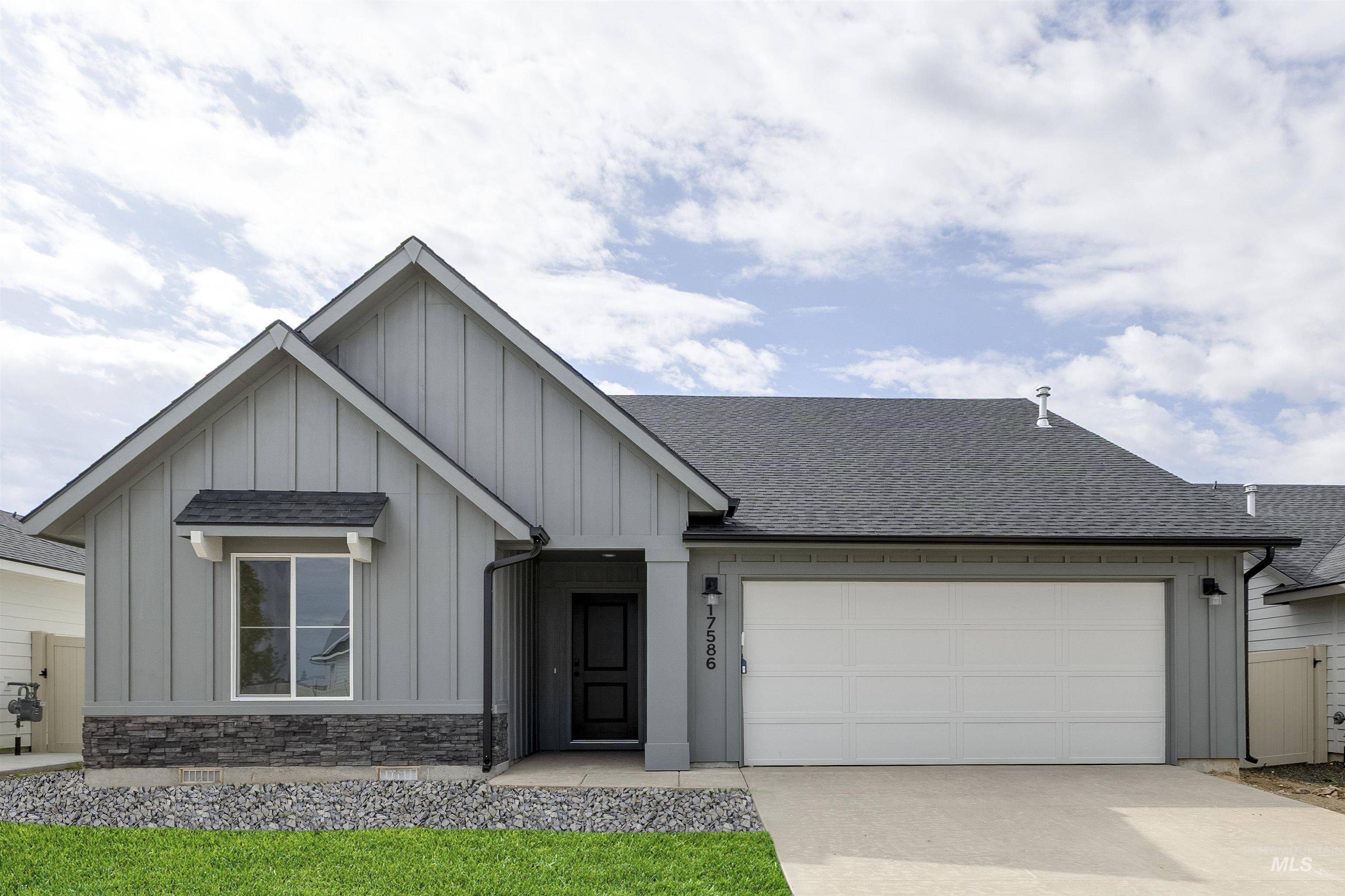 17586 N Window Peak Way,  Nampa,  ID 83687