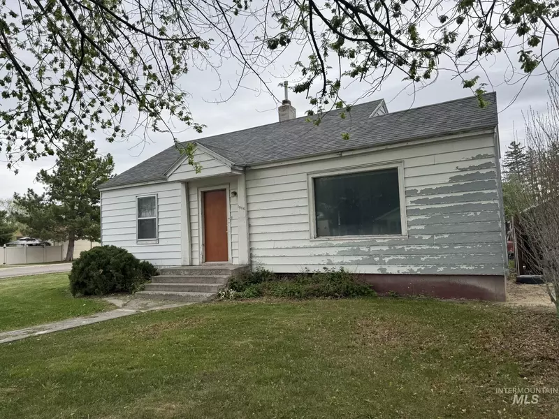 1006 Montana Street, Gooding, ID 83330