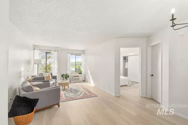 122 N Washington,  Moscow,  ID 83843