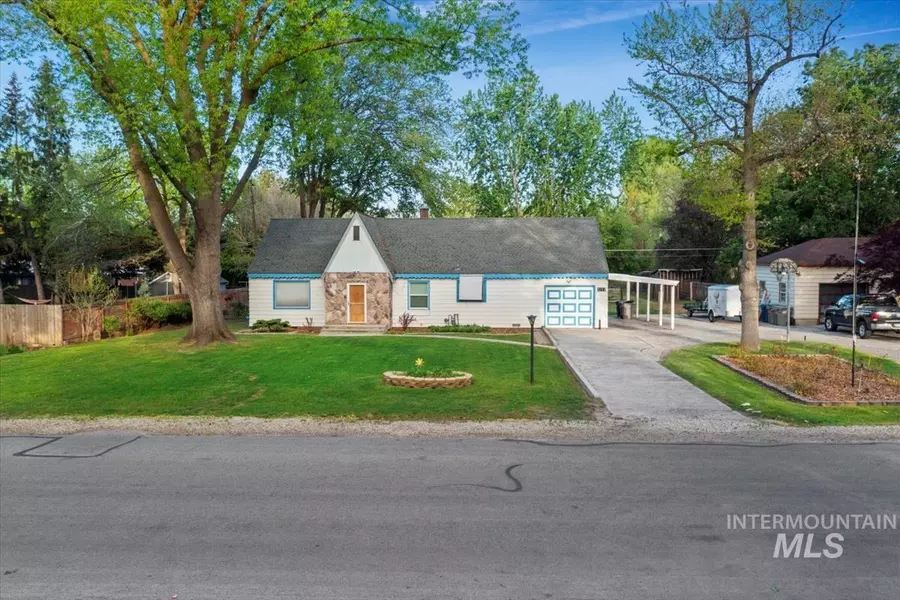 3717 N Sycamore Dr, Boise, ID 83703-4141