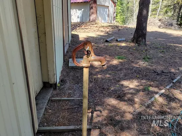 Cascade, ID 83611,210 Bear Wallow Road