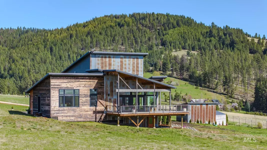 1255 Bluebird Ln, Viola, ID 83872