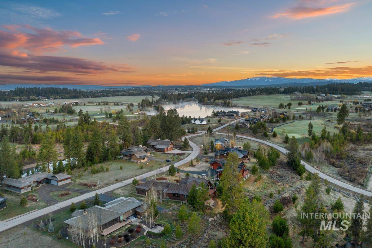 Mccall, ID 83638,212 Ferguson Way