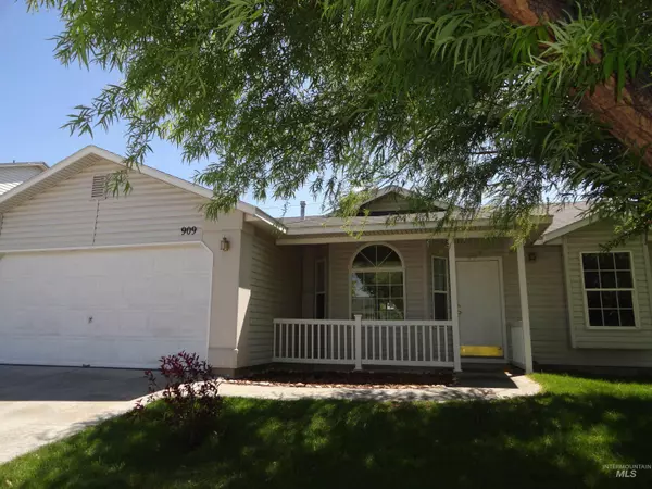 909 W Oakmont Av, Nampa, ID 83686
