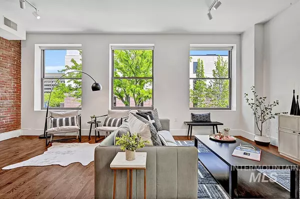 Boise, ID 83702,101 N 10th St