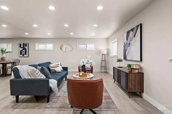 Nampa, ID 83687,111 2nd Ave