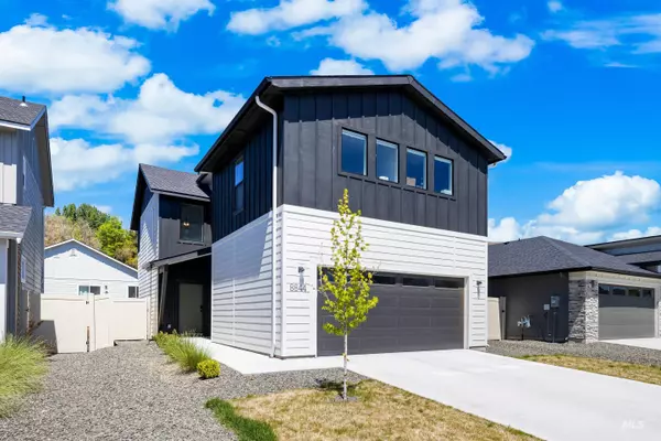 8844 W Eminence Dr, Boise, ID 83714