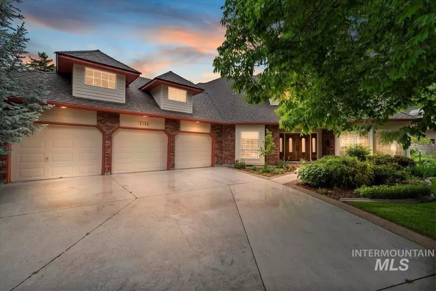 6560 W Plantation Ln, Garden City, ID 83703