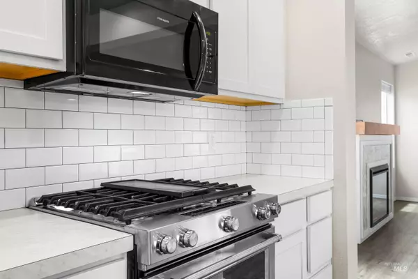 Kuna, ID 83634,942 S Stibnite Place