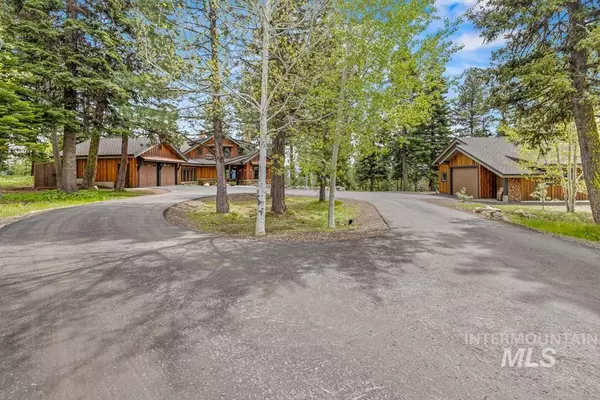 Mccall, ID 83638,1418 Club Hill Blvd.