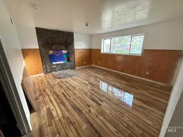 Kuna, ID 83634,378 N Cleveland Ave