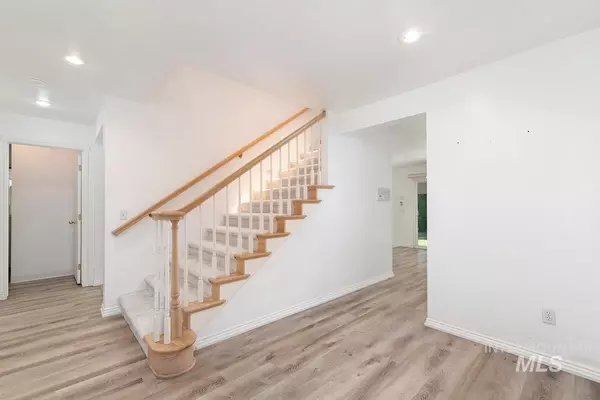 Boise, ID 83704,10397 W Hinsdale Court